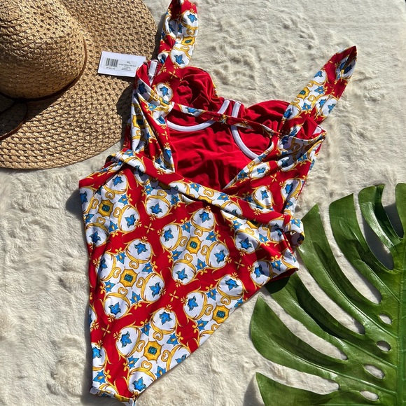 WeWoreWhat Vintage Danielle Belted One Piece Swimsuit - Picture 7 of 14